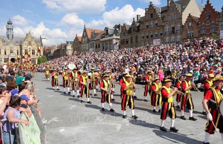 Belgian stilt walkers to perform at Hue Festival 2024